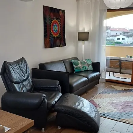 Comfortable Vacation Within Walking Distance Of The Sea