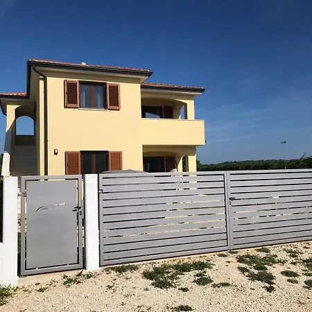 Comfortable Vacation Within Walking Distance Of The Sea Funtana