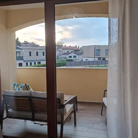 Apartment Comfortable Vacation Within Walking Distance Of The Sea Funtana