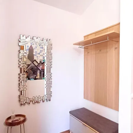 Apartment Comfortable Vacation Within Walking Distance Of The Sea Funtana